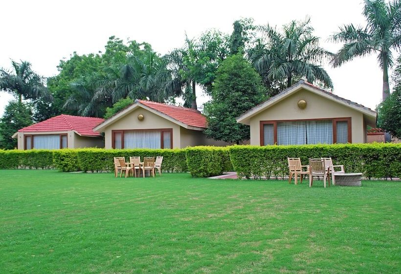 带花园景观和一个卧室的别墅, Jüsta Rajputana Resort & Convention Centre, Udaipur