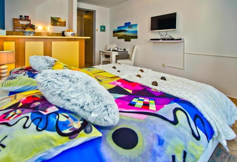 جناح سوبيريور مطل علي البحر, Apartments Softic
