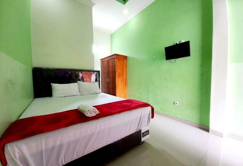 Номер Economy, Harmony House Syariah Near Alun Alun Pati Mitra Reddoorz