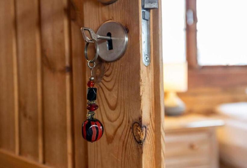 اتاق استاندارد, Heidi Guesthouse