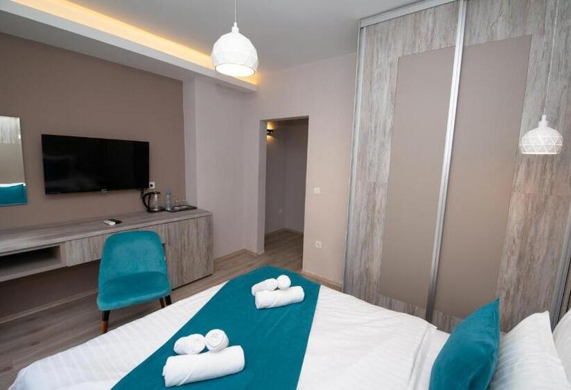 اتاق استاندارد با بالکن, Zaro Apartments