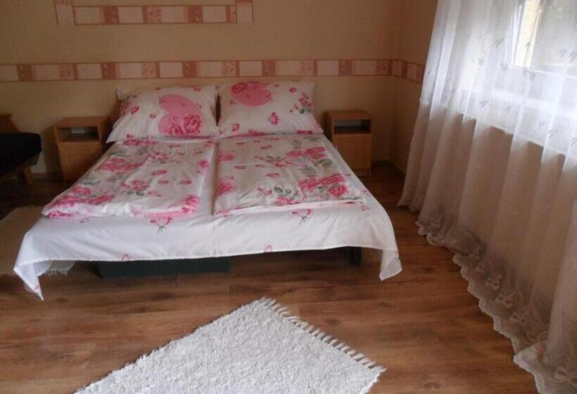 Студия Стандарт, Emese Apartman