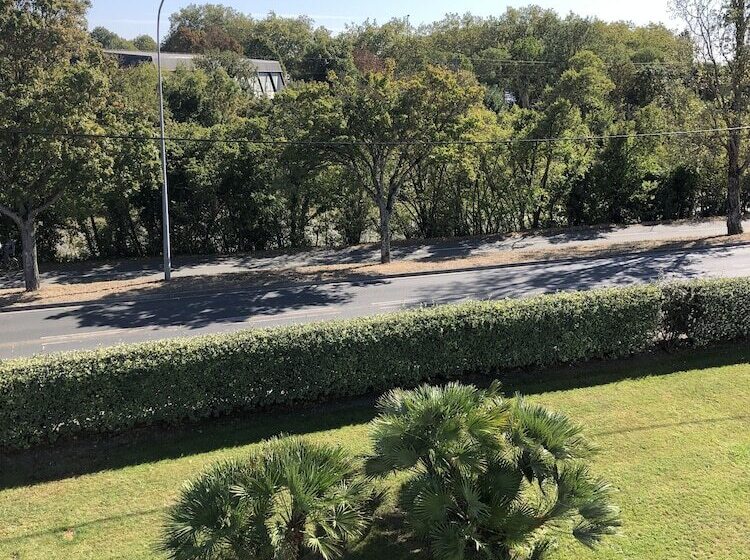 Номер Стандарт, Hôtel Kyriad La Rochelle Centre Ville
