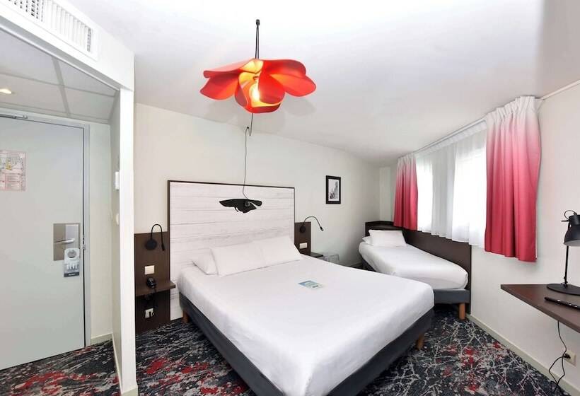 Номер Стандарт Трехместный, Hôtel Kyriad La Rochelle Centre Ville