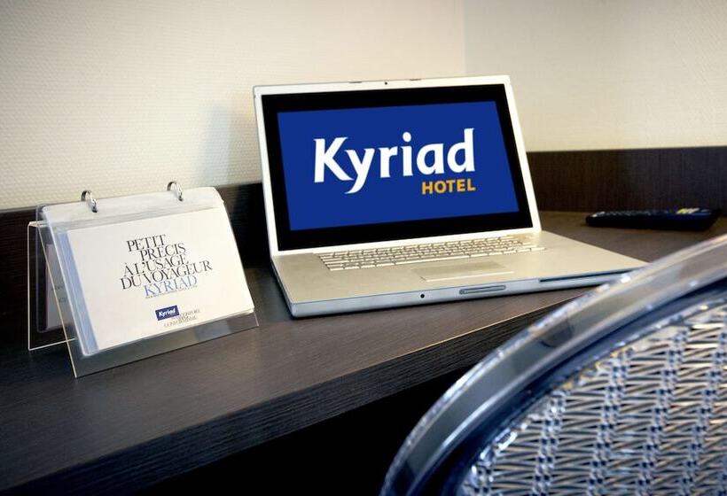 Четырехместный Номер Стандарт, Hôtel Kyriad La Rochelle Centre Ville