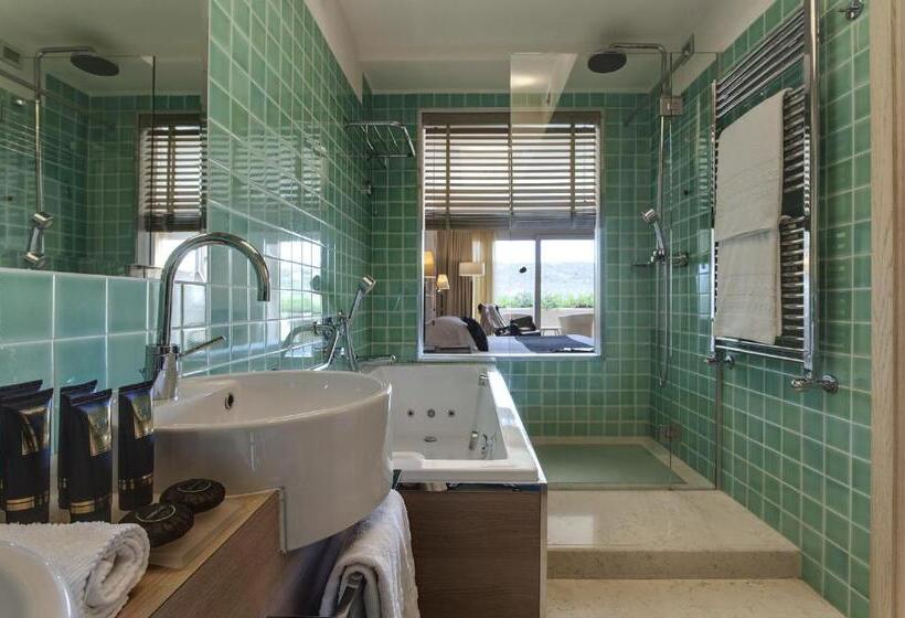 اتاق سوپریور با چشم‌انداز دریا, L'Ea Bianca Luxury Resort