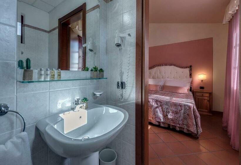 Классический Номер, & Restaurant Casolare Le Terre Rosse