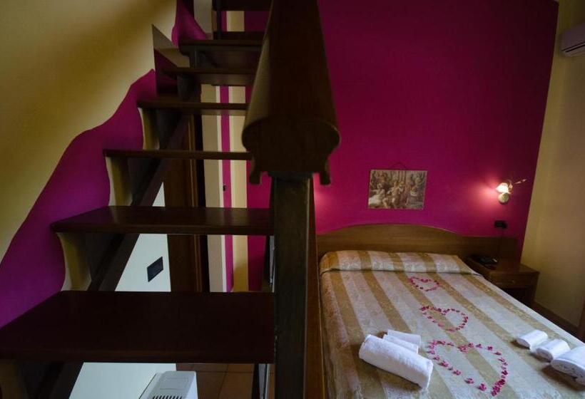 Quarto Triplo Estandar, Duca Della Corgna