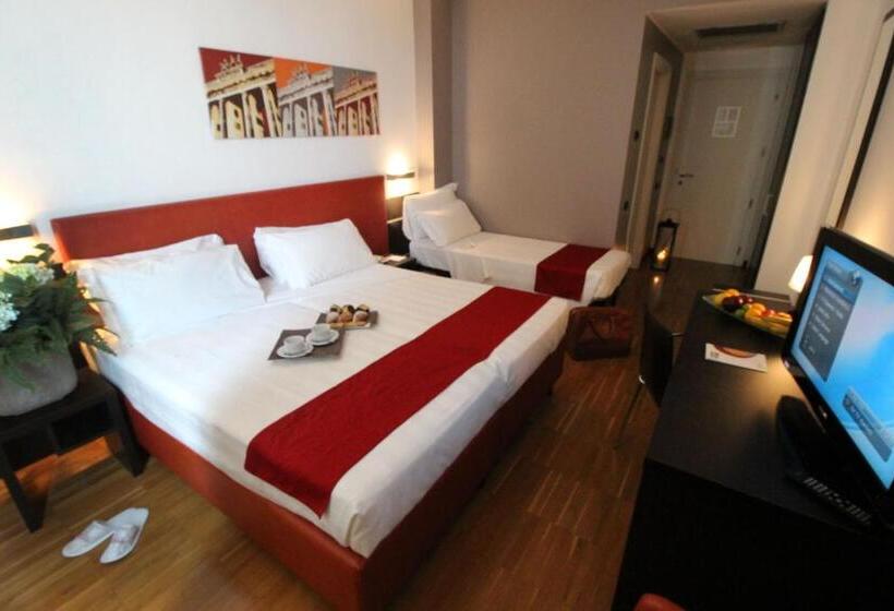 Трехместный Номер Классика, Euro Hotel Residence