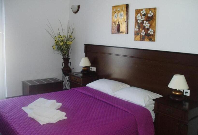 اتاق استاندارد, Rita S Place
