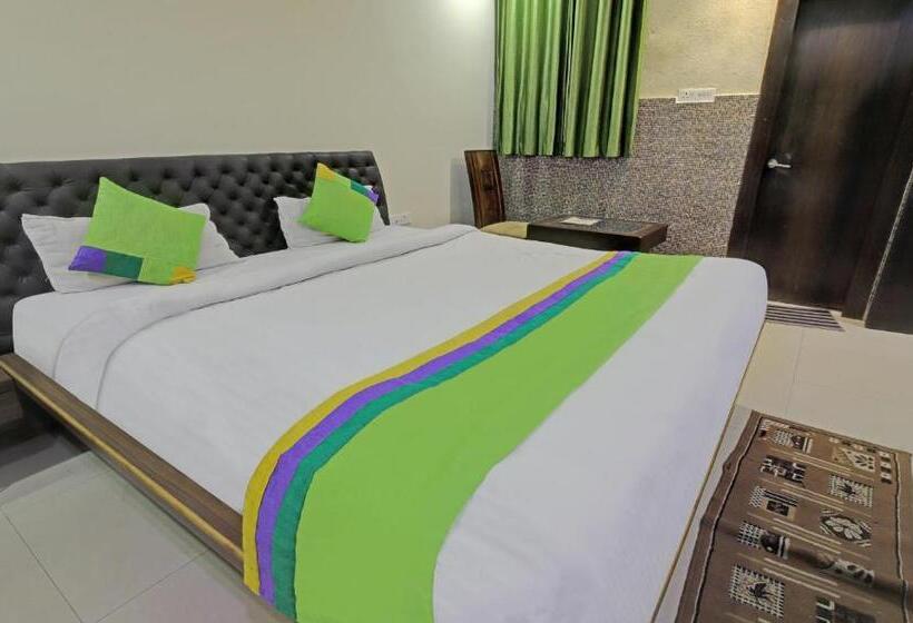 اتاق لوکس, Treebo Archie Regency