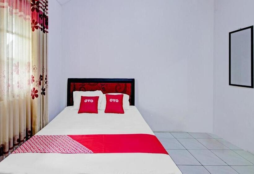 Номер Deluxe Кровать Кинг, Oyo 90543 Annur Guest House Syariah