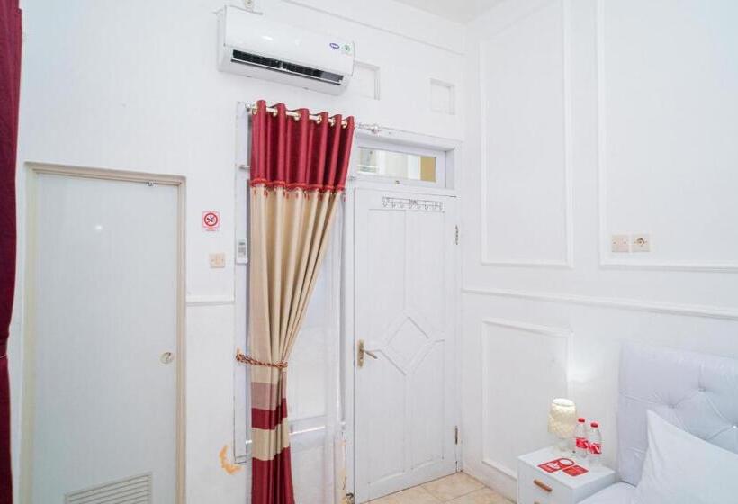 Номер Стандарт, Reddoorz Syariah At Aura Homestay