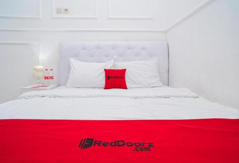 Номер Стандарт, Reddoorz Syariah At Aura Homestay