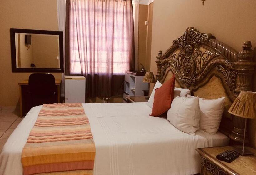 Номер Стандарт, Chancellors Court Guest House