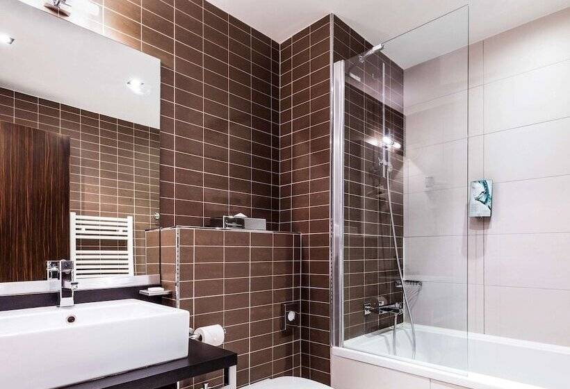 Апартаменты 1 Спальня, Adagio Grenoble Centre