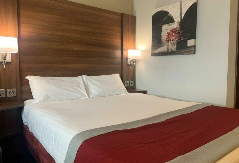 Семейный Номер, Days Inn Wetherby