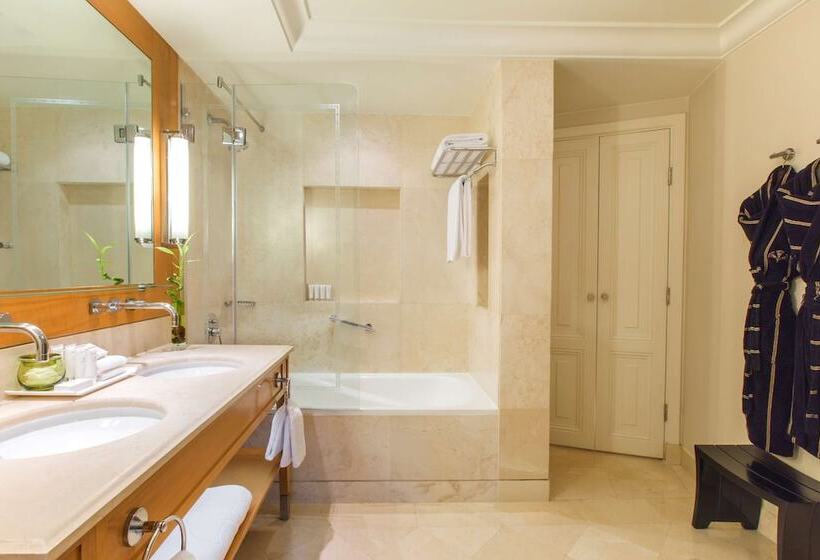סוויטה דלוקס, Kempinski Nile Hotel, Cairo