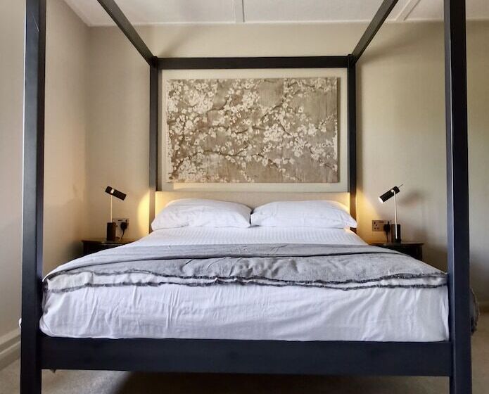 Номер Стандарт, Furzeleigh Mill Inn