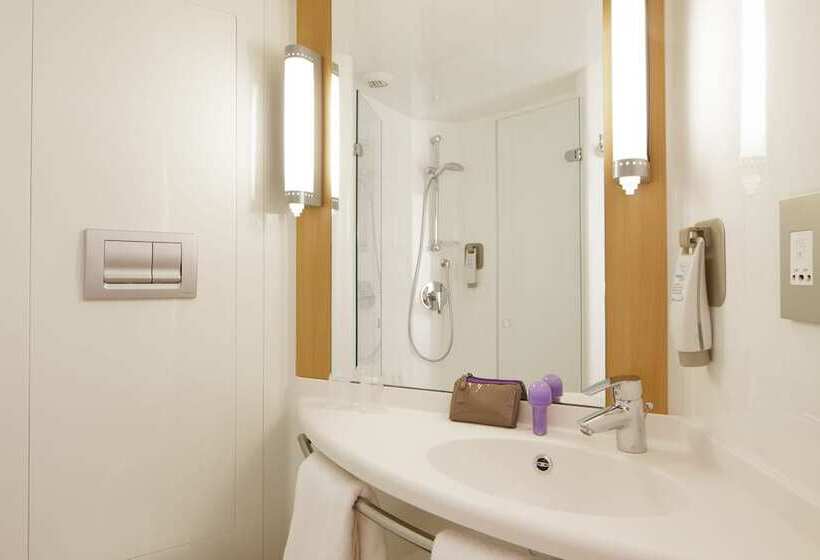 스탠다드 룸 더블 침대, Ibis Bristol Temple Meads