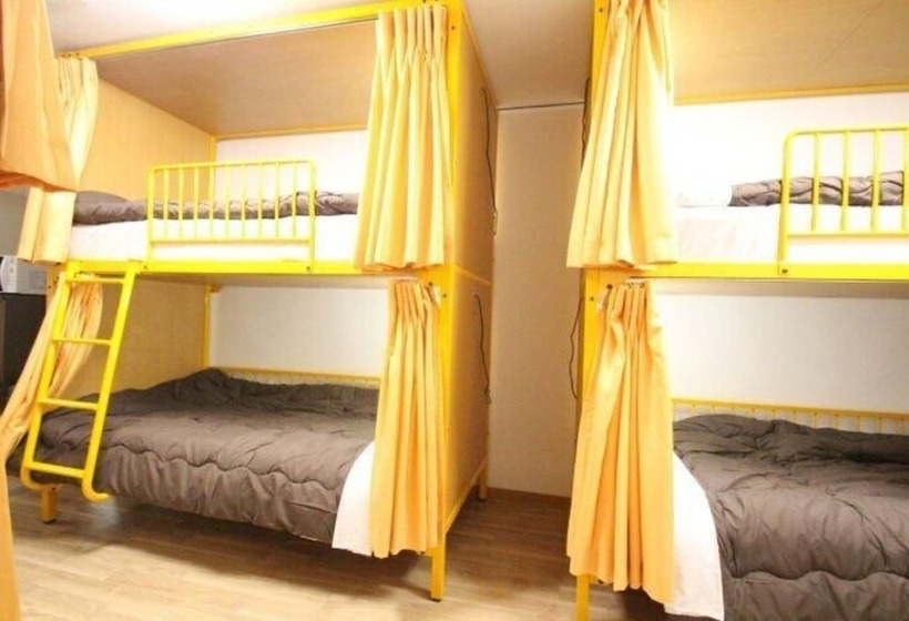 اتاق خانوادگی, Sakura Hotel Hatagaya