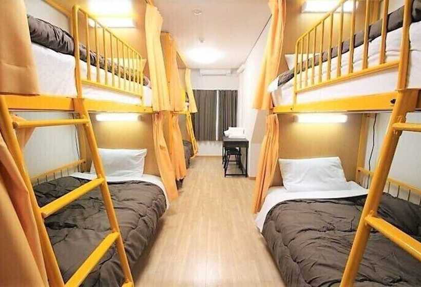اتاق خانوادگی, Sakura Hotel Hatagaya