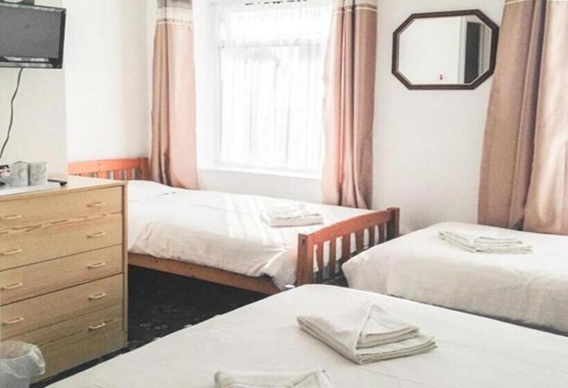 Четырехместный Номер Стандарт, The Sandringham Court Hotel & Apartment With High Speed Wi Fi