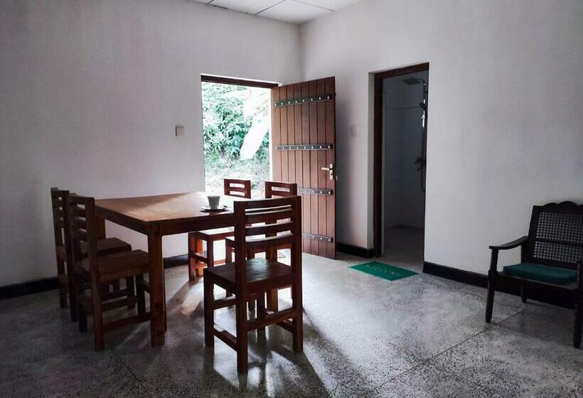 Номер Economy, Schatzi S Hideaway