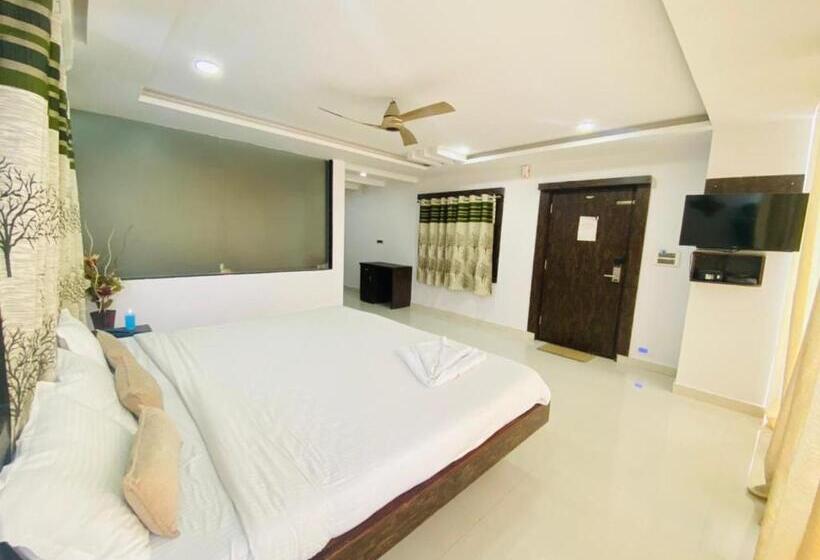 经济房, Staymaker Lake Residency