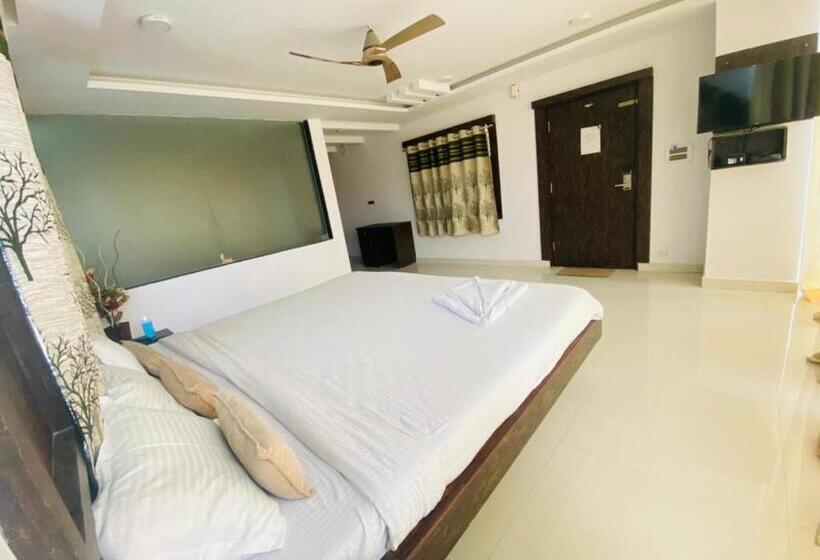 经济房, Staymaker Lake Residency