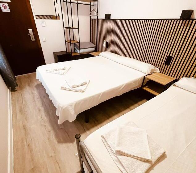 غرفة قياسية ثلاثية, Colibri