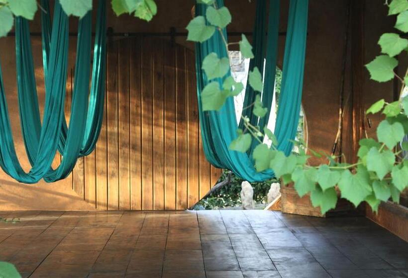 Номер Стандарт Вид на Сад, Breathe Healing & Wellness