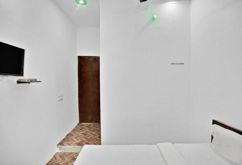 3-Bett-Standardzimmer, Spot On Shashank Plaza