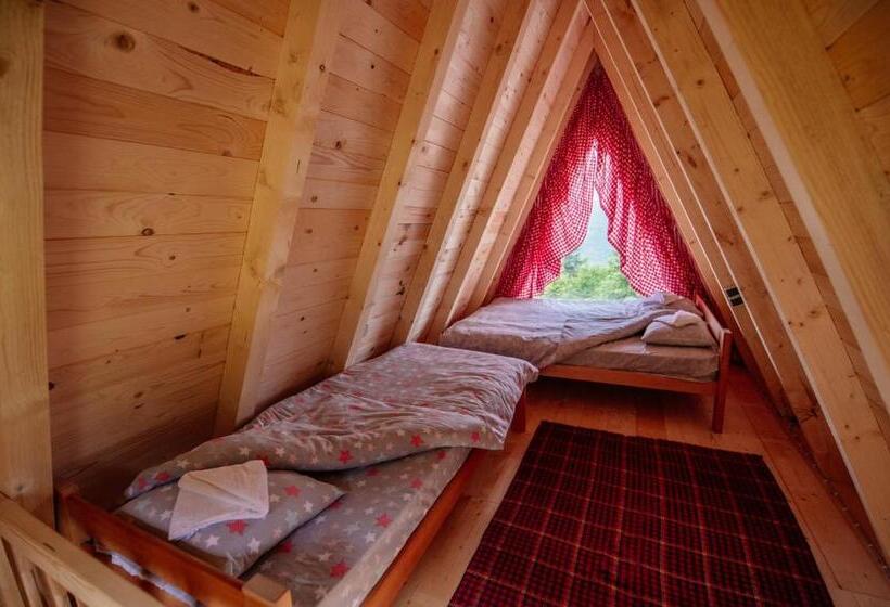 بانگلوی لوکس, Komovi   Kobil Do Guesthouse