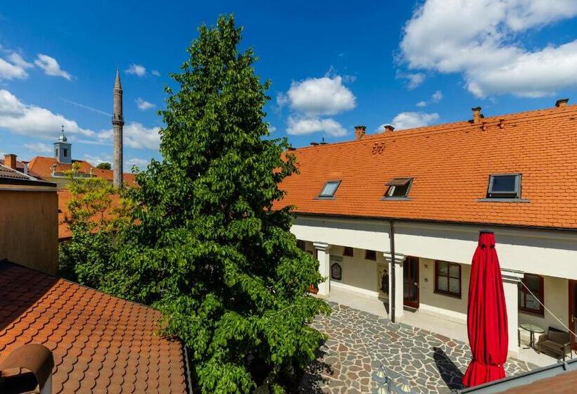 Студия Стандарт, Servita Udvarház Eger