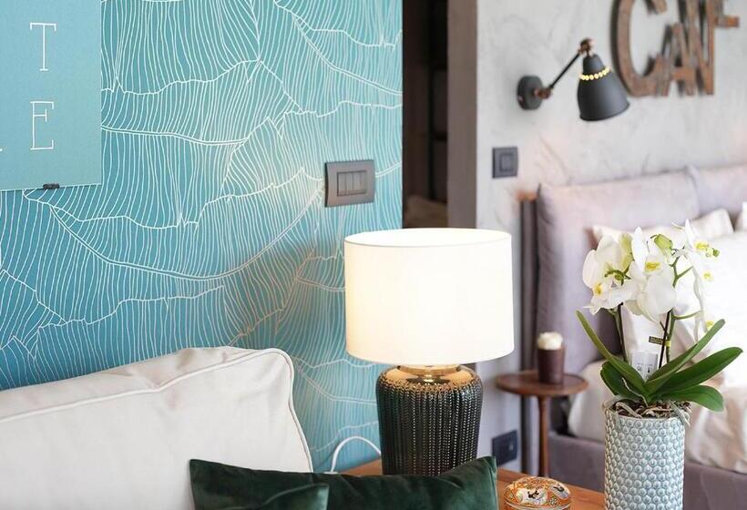 اتاق استاندارد با چشم‌انداز دریاچه, The Lake House