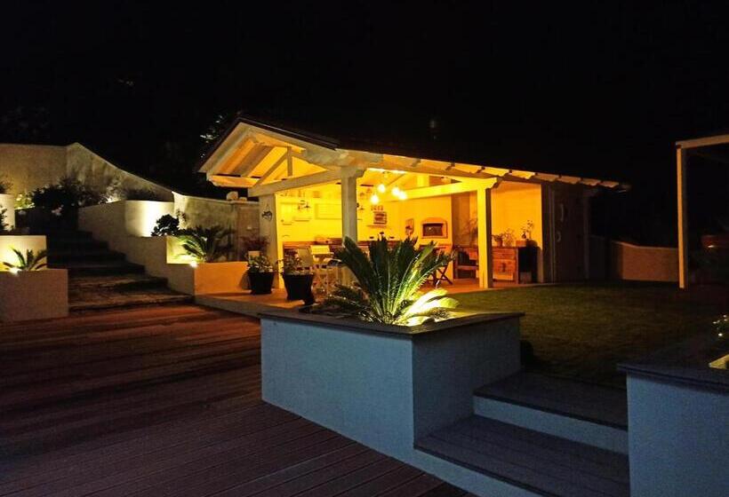 اتاق استاندارد با چشم‌انداز دریاچه, The Lake House