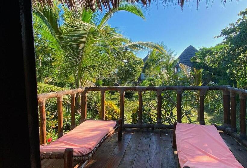 اتاق لوکس با بالکن, Lala Land Lodge