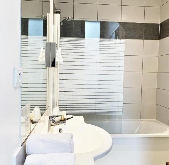 Семейный Номер, Hôtel Jules