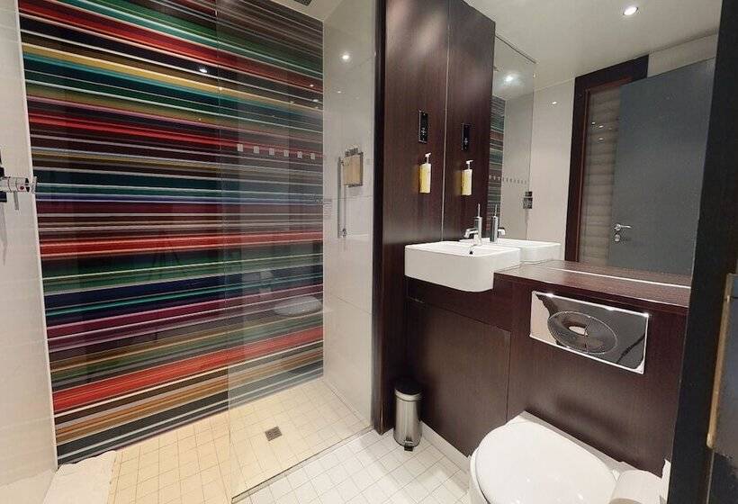Номер Стандарт, Village Hotel Solihull