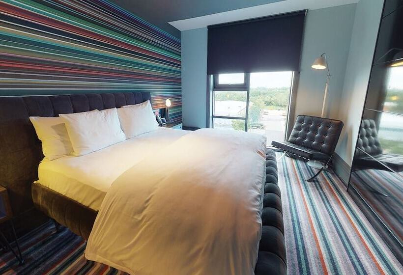 Номер Стандарт, Village Hotel Solihull