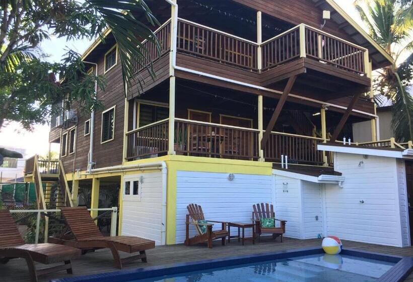 Апартаменты 2 Спальни с Балконом, Driftwood Gardens Guesthouse