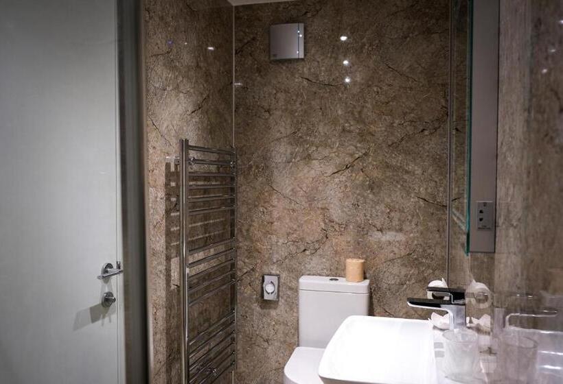 Quarto Estandar, Anelli