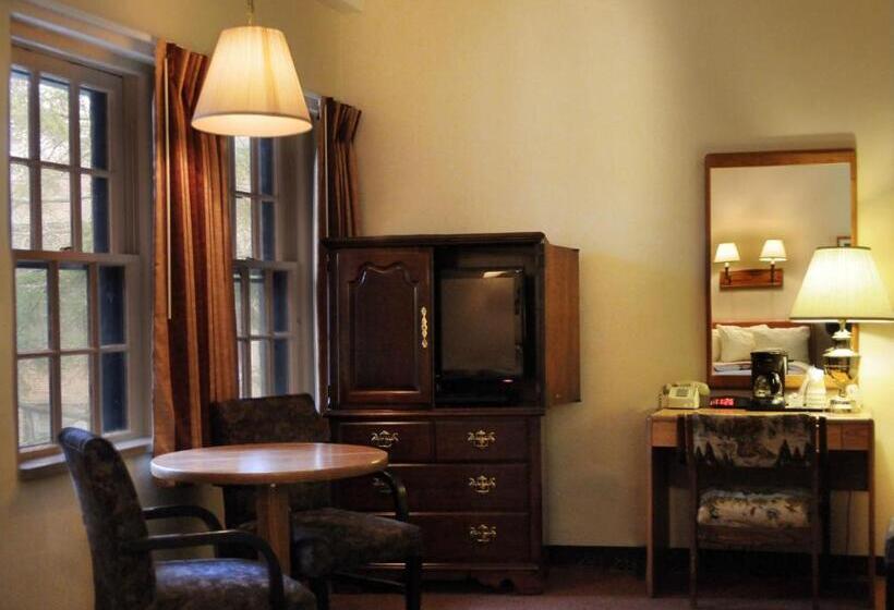 스탠다드 룸, Turkey Run Inn & Cabins