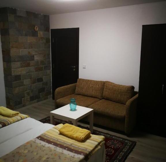 Четырехместный Номер Стандарт, Bayrakova Guest House