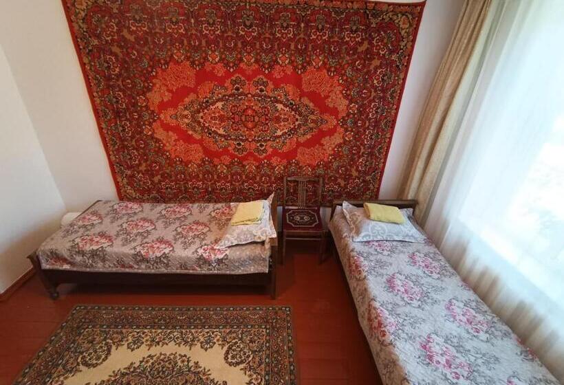 اتاق اکونومی, Meerim Guest House