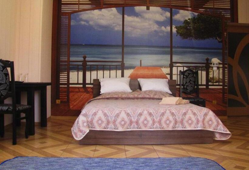 Семейный Номер, Mini Hotel Leon