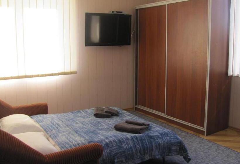 Семейный Номер, Mini Hotel Leon