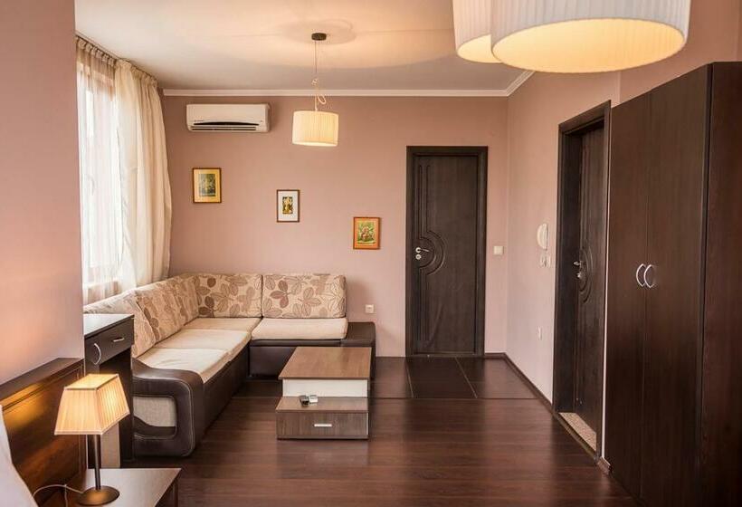 Студия Deluxe, Family Hotel Pak Tam