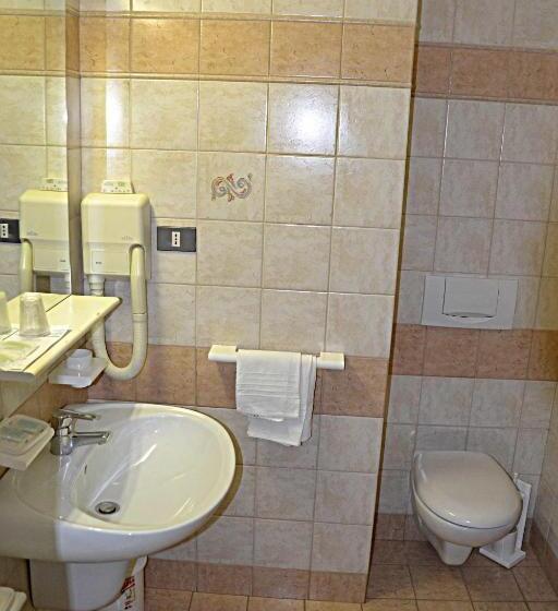 Номер Стандарт Трехместный, Albergo Due Monti